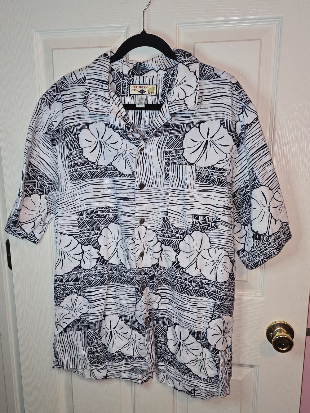 Caribbean Joe Black & White Floral Button-Down Camp Shirt